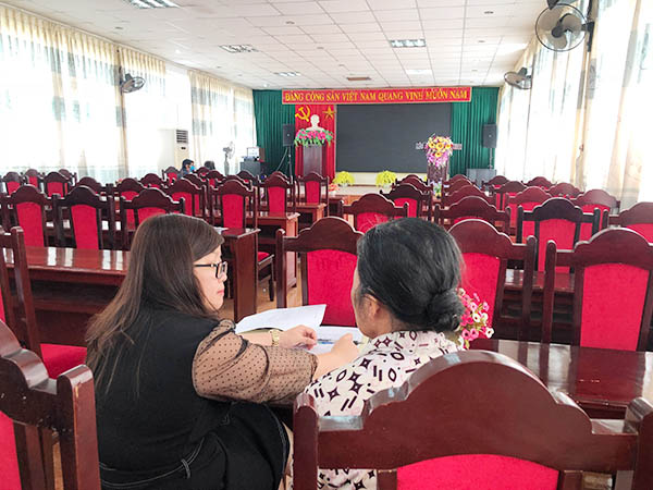 Chuyên gia Chu Thị Thảo tham vấn và trị liệu cho bệnh nhân