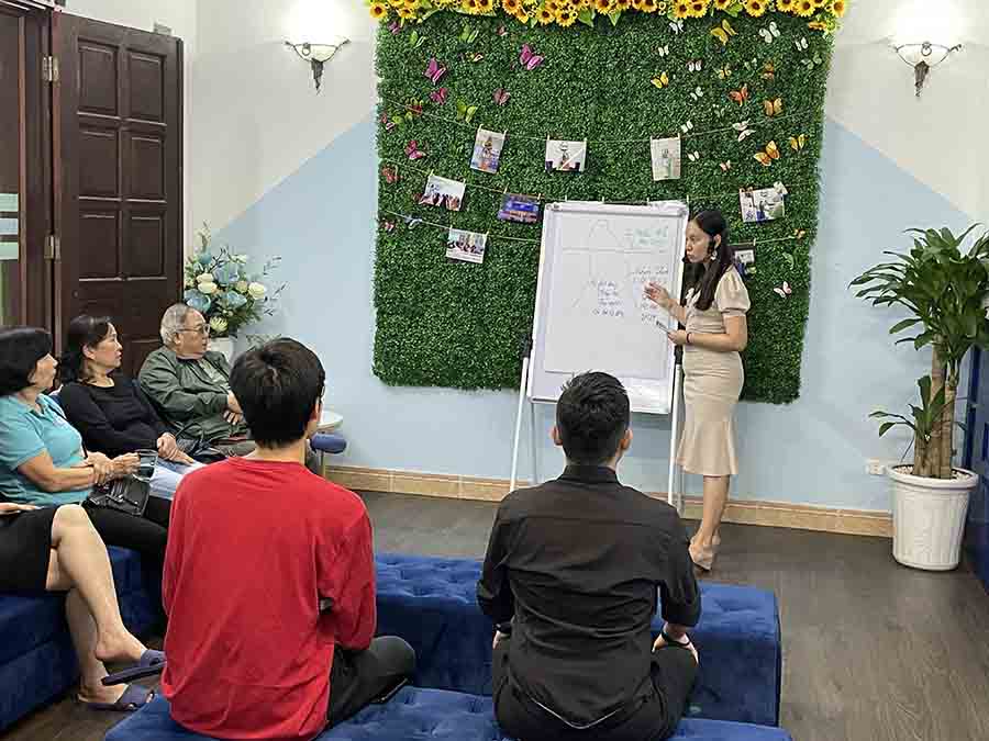 Chương trình Trị liệu nhóm "Chìa khoá Kết nối gia đình" do chuyên gia tâm lý Bùi Thị Hải Yến chia sẻ