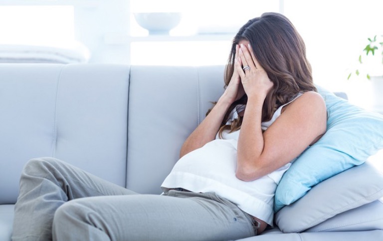 Mẹ bầu suy nghĩ nhiều có sao không?