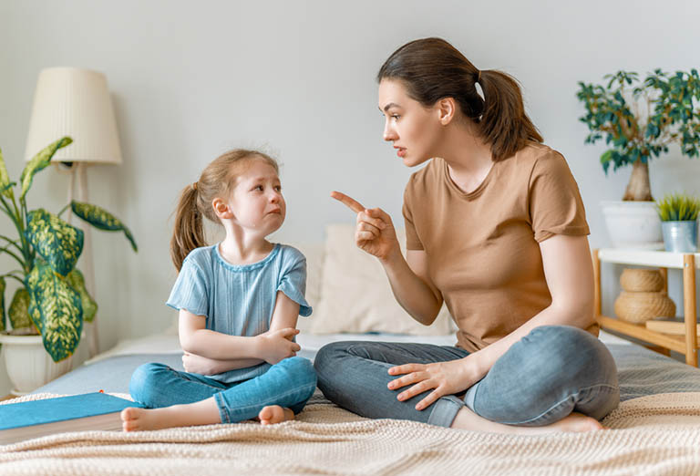 tác hại của việc dánh mắng con cái tác hại của việc đánh mắng con cái