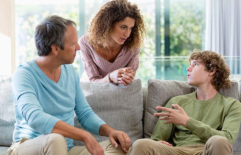 vượt qua nỗi đau khi cha mẹ ly hôn vượt qua nỗi đau khi cha mẹ ly hôn