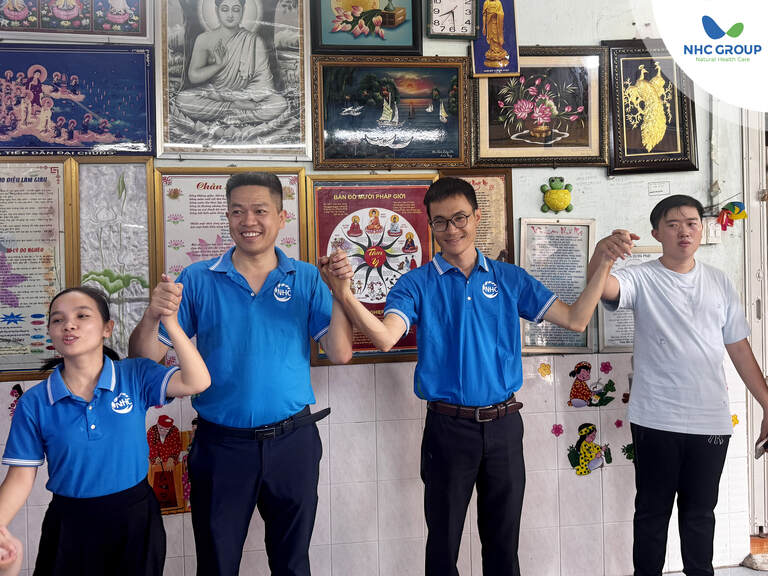Tập thể NHC Việt Nam gửi tặng Mái ấm Minh Tâm những lời ca đong đầy tình cảm của đoàn thiện nguyện.