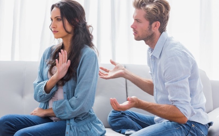 cách tránh khỏi người đàn ông ái kỷ