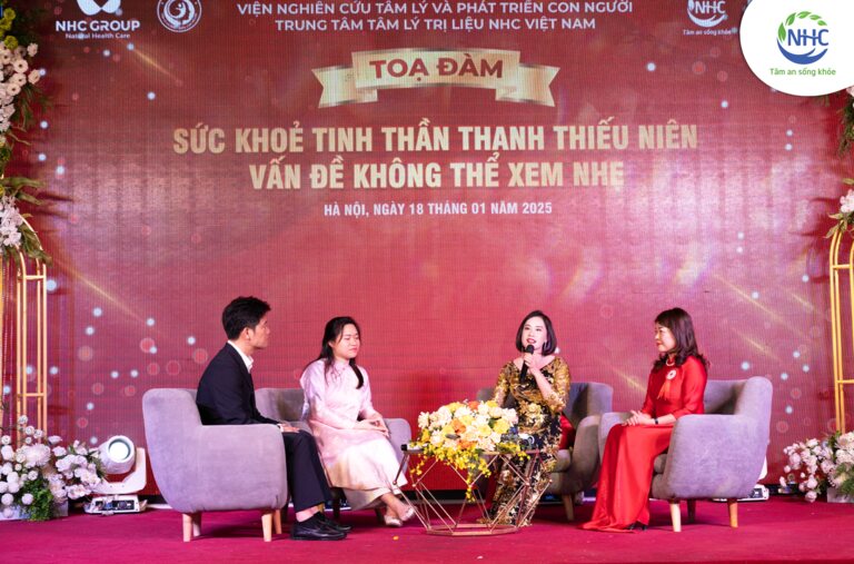 Tọa đàm “Sức khỏe tinh thần thanh thiếu niên: Vấn đề không thể xem nhẹ”.