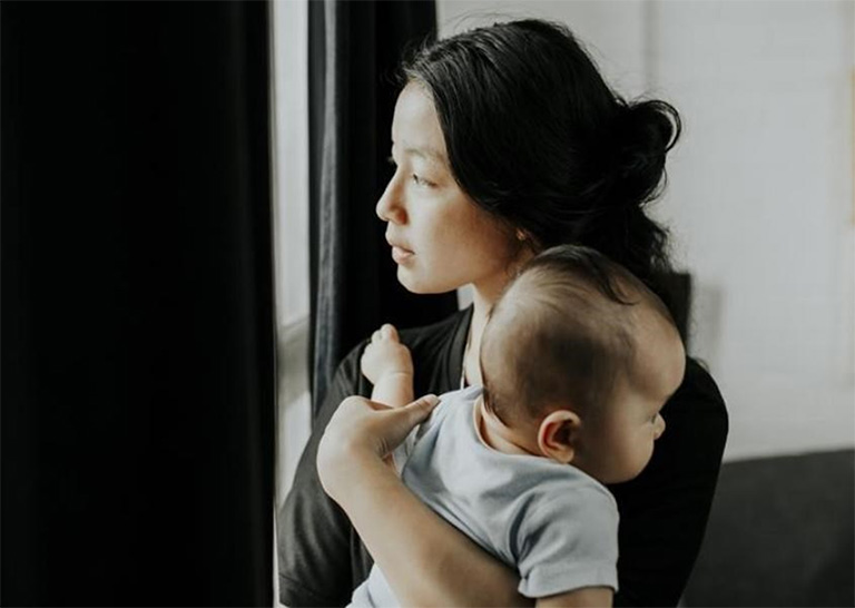 cách vượt qua trầm cảm sau sinh không cần thuốc hiệu quả