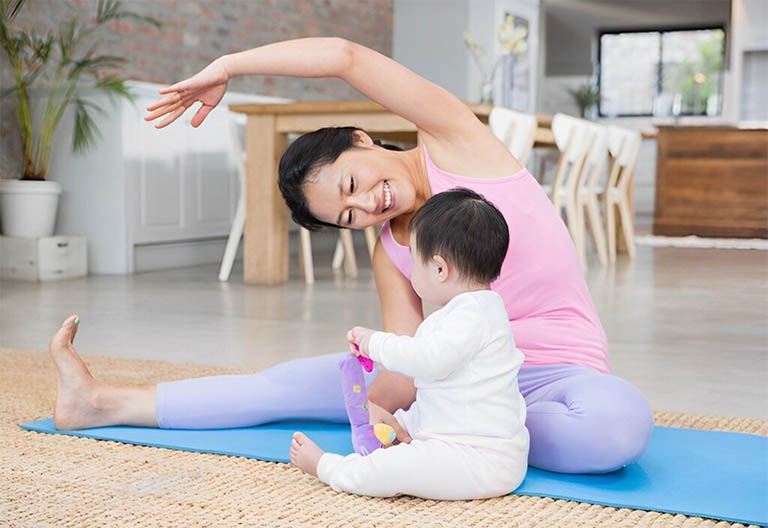cách xử lý khi phụ nữ sau sinh hay khóc