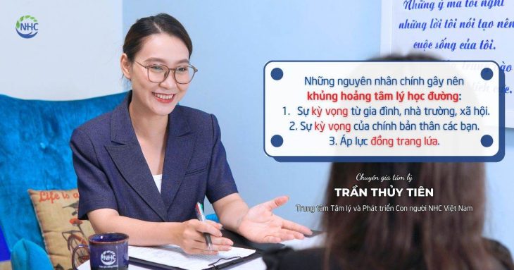 Chuyên gia tâm lý Trần Thủy Tiên tại Trung tâm NHC Việt Nam hỗ trợ học sinh vượt qua áp lực điểm số và khủng hoảng tâm lý học đường.