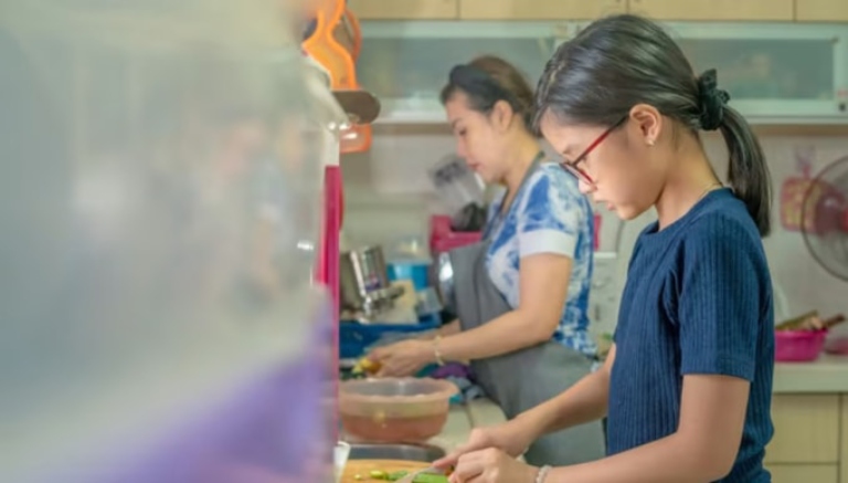 Dấu hiệu nhận biết hội chứng con gái cả