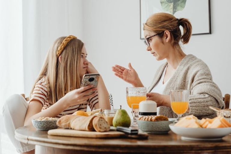 cách vượt qua hội chứng con gái cả