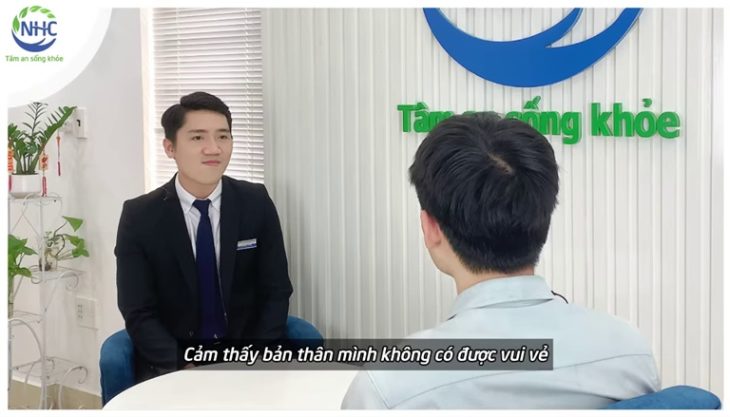 Khách hàng Q.C chia sẻ hành trình vượt qua căng thẳng và tự ti, học cách giao tiếp tích cực hơn sau khi đồng hành cùng chuyên gia tâm lý tại NHC Việt Nam.