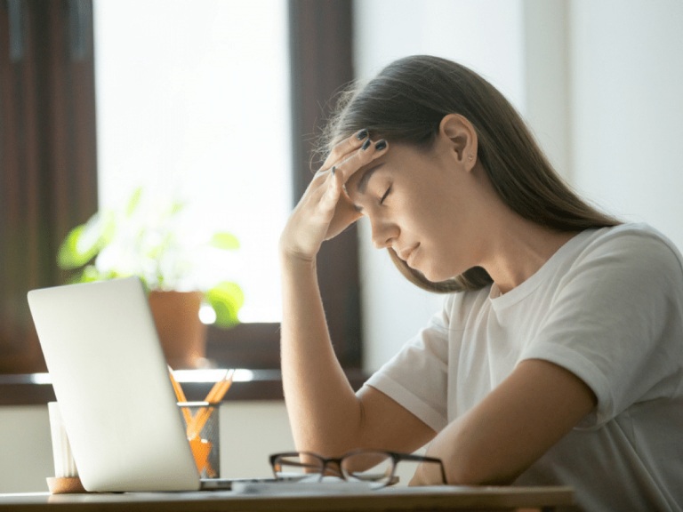 Tâm trạng chán nản buông xuôi mệt mỏi