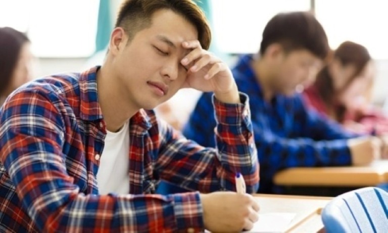 Con bỏ học đại học có sao không