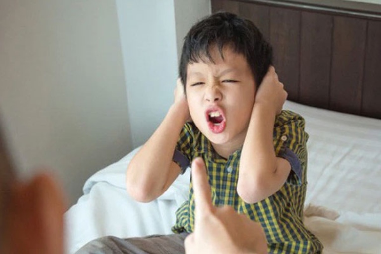 con cái cãi lời cha mẹ