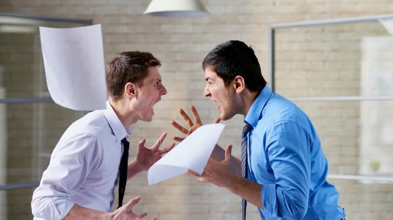 đặc điểm của người ái kỷ ác tính