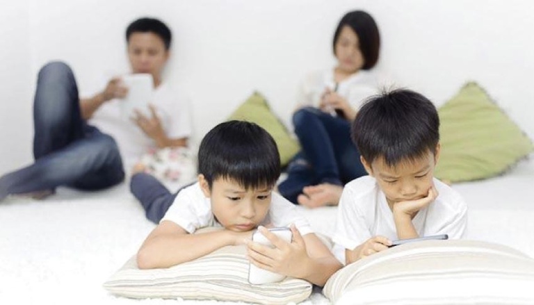 Mất kết nối với con
