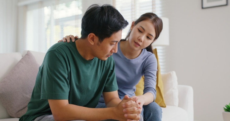 Nên làm gì khi lỡ chạm vào lòng tự ái của đàn ông