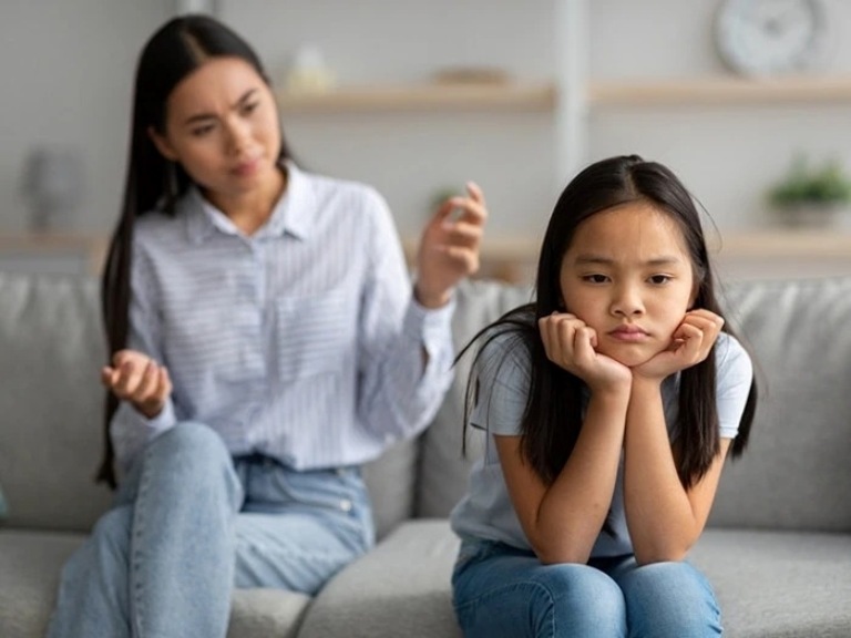 Cách làm bạn với con gái tuổi dậy thì