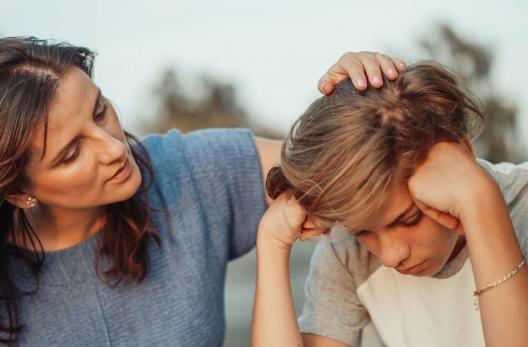 Cha mẹ nên làm gì khi nhận ra mình đang kiểm soát con cái quá mức