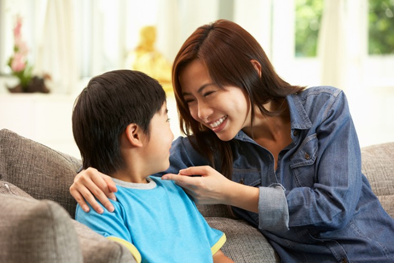 cách xóa bỏ khoảng cách giữa cha mẹ và con cái