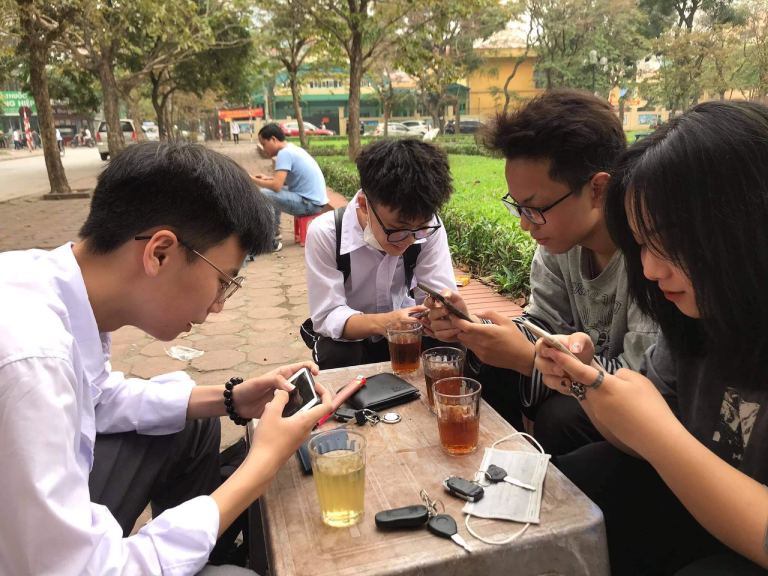 Nguyên nhân của việc sử dụng điện thoại quá nhiều