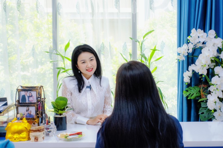 Chuyên gia tâm lý Lê Thị Thanh Phương hướng dẫn cha mẹ biết cách xin lỗi con