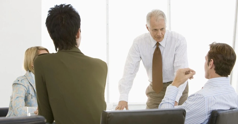 Phân quyền rõ ràng giúp giảm áp lực và nguy cơ burnout ở CEO