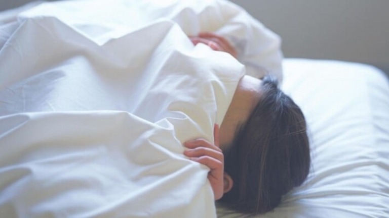 nguyên nhân con đóng cửa nằm lì trong phòng