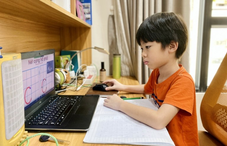 Xây dựng kế hoạch học tập vừa sức khi con không muốn đi học