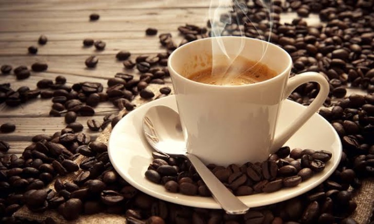Hạn chế caffeine khi không ngủ được vào ban đêm