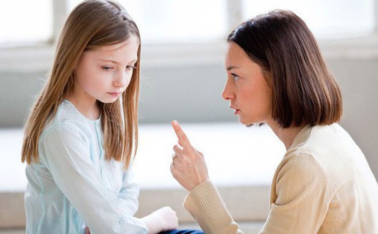 Lời chê bai của cha mẹ khiến con ngày càng tự ti khi thường xuyên bị so sánh