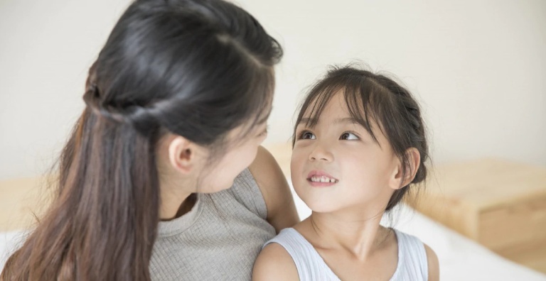 Cha mẹ nên làm gì để ngừng chê bai và giúp con lấy lại sự tự tin