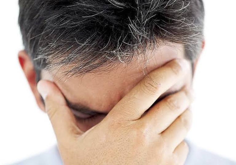 Suy nghĩ, lo lắng nhiều bạc tóc